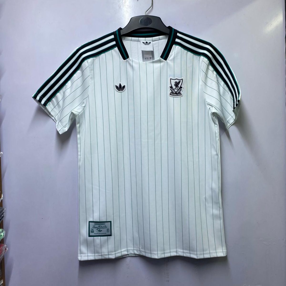 LIverpool Tarrace Icon White
