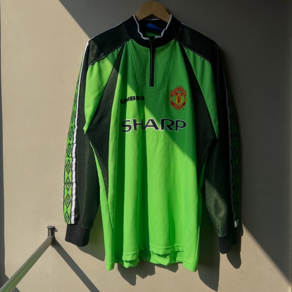 Manchester United 1999 Goalkeeper Jersey